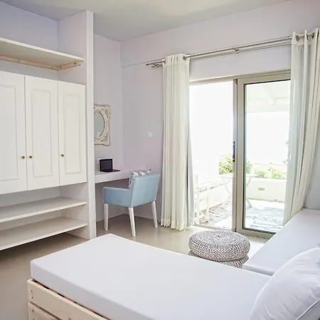 Artemis Seafront Apartments Petres  Room photo